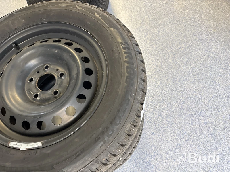4 st. Vinterhjul Bridgestone 215/65R16 102T