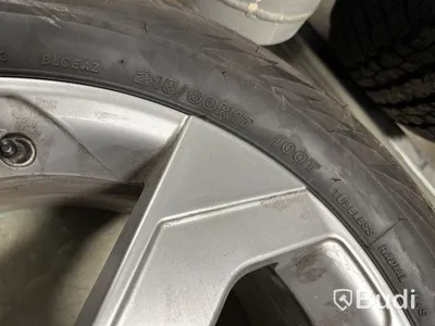 2 st. Vinterhjul Bridgestone 215/60R17