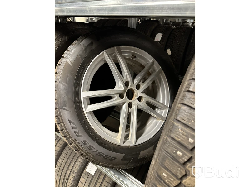4 st. Vinterhjul Pirelli 235/55R17