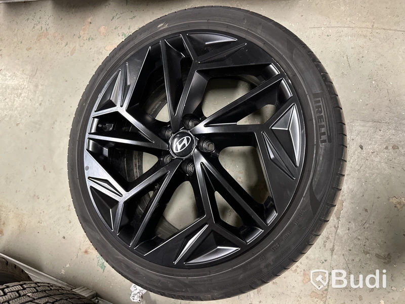 4 st. Sommarhjul Pirelli 245/40R20