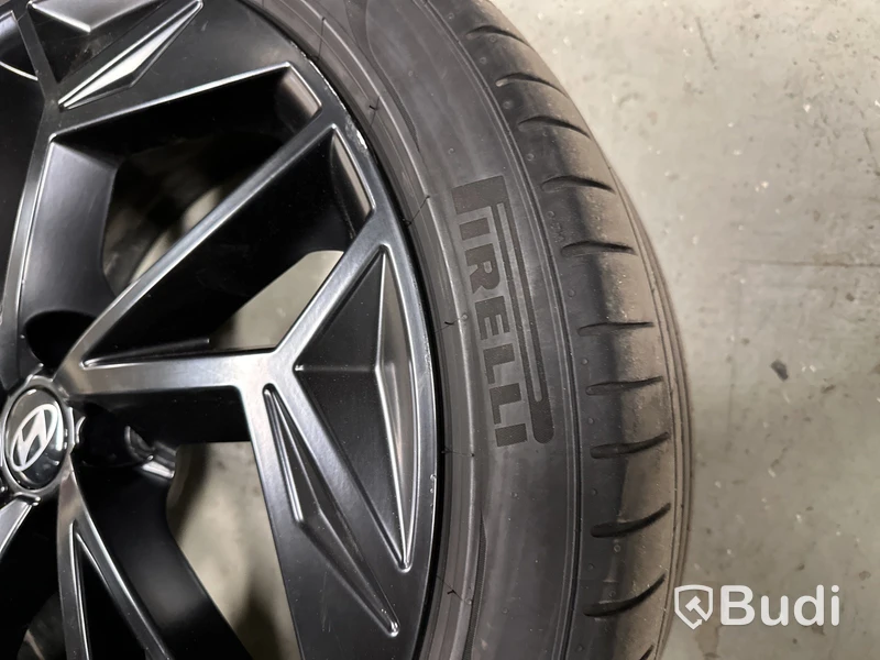4 st. Sommarhjul Pirelli 245/40R20