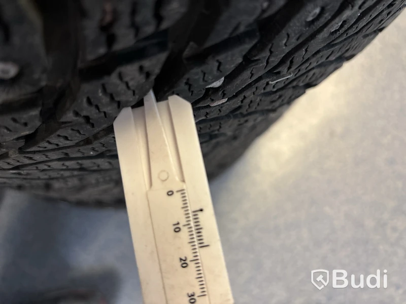 4 st. Vinterhjul Nokian 215/60R16