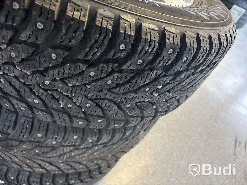 4 st. Vinterhjul Nokian 215/60R16