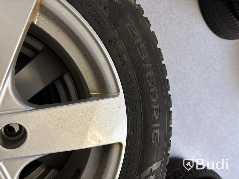 4 st. Vinterhjul Nokian 215/60R16