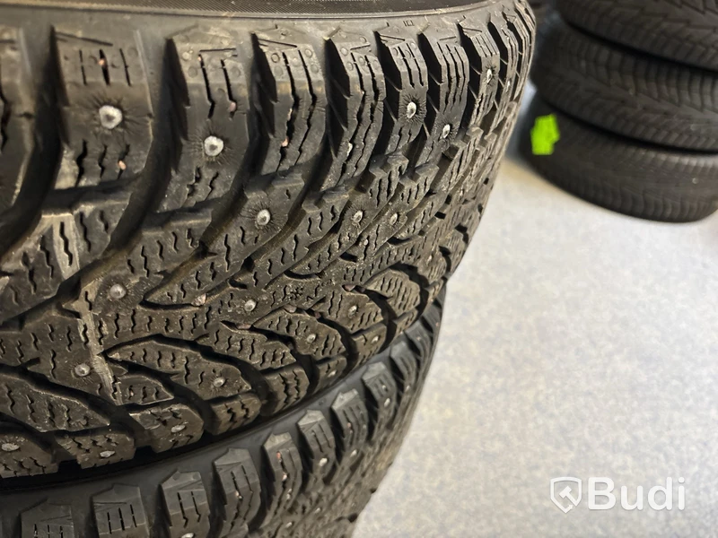 4 st. Vinterhjul Nokian 215/60R16