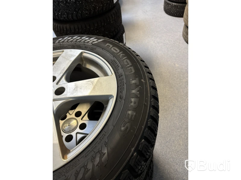 4 st. Vinterhjul Nokian 215/60R16