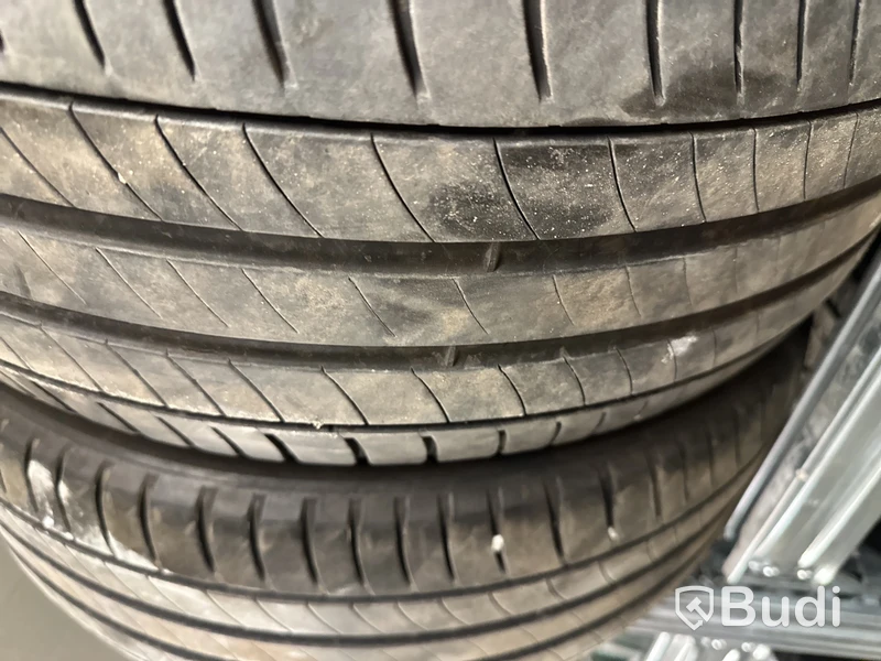 2 st. Sommardäck Michelin 225/50R16