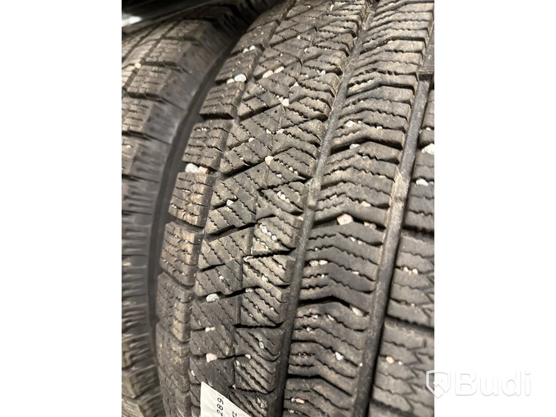4 st. Vinterhjul Bridgestone 215/65R16