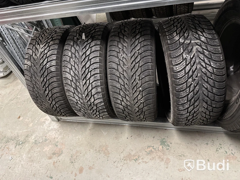 4 st. Vinterdäck Nokian 245/45R18
