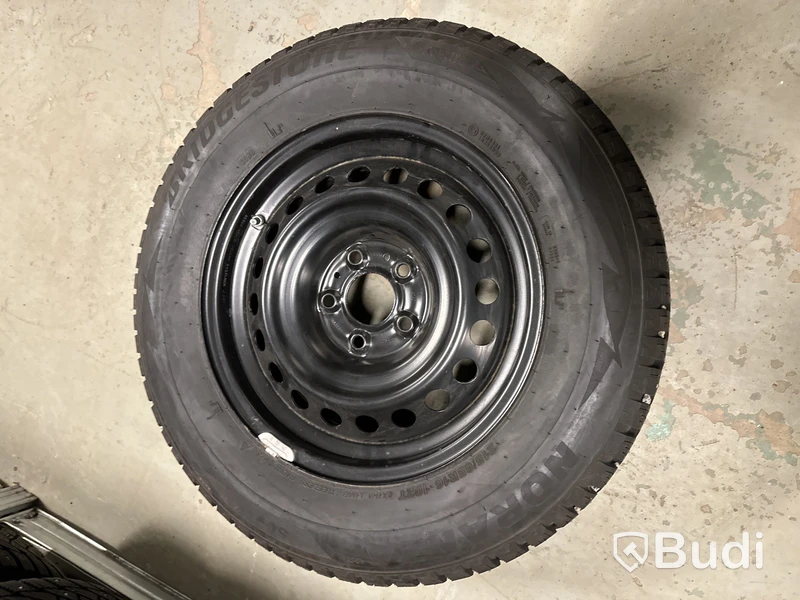 4 st. Vinterhjul, Bridgestone 215/65R16 102T