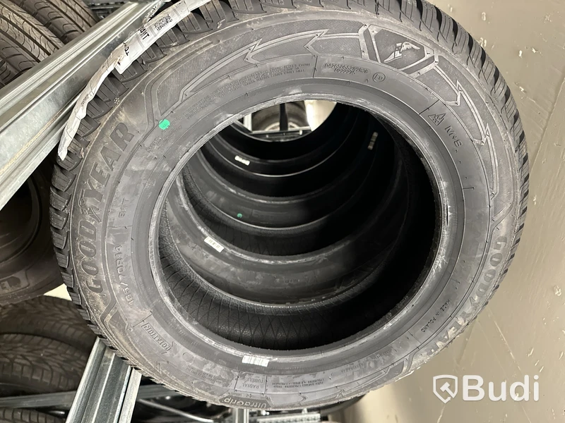 4 st. Vinterdäck, Goodyear 165/70R14 81T