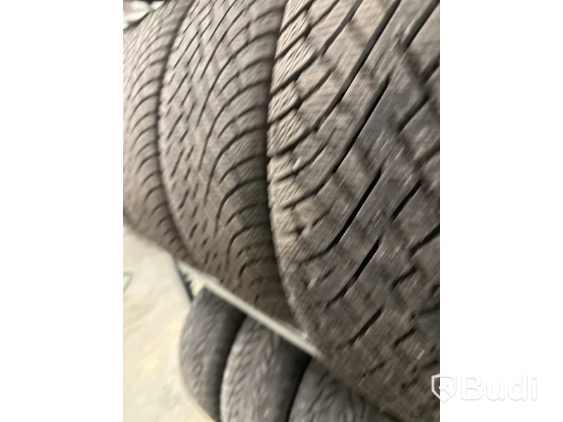 4 st. Vinterdäck, Nokian 245/40R20 99T