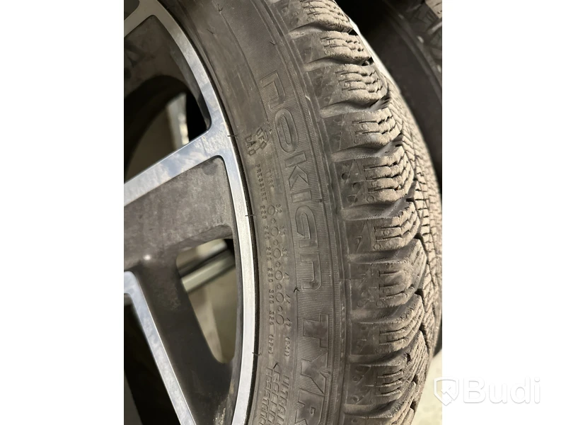 4 st. Vinterdäck, Nokian 245/40R20 99T
