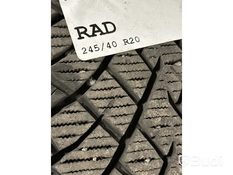 4 st. Vinterdäck, Nokian 245/40R20 99T