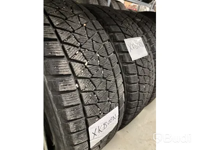 4 st. Vinterhjul, Bridgestone 215/60R17 96S
