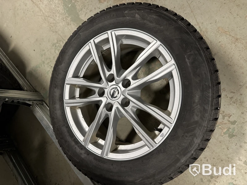 4 st. Vinterhjul, Bridgestone 215/60R17 96S
