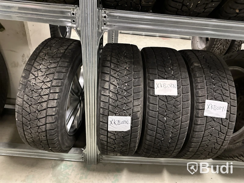 4 st. Vinterhjul, Bridgestone 215/60R17 96S