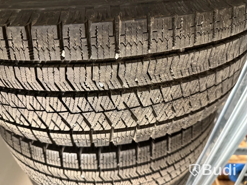 4 st. Vinterhjul, Bridgestone 215/65R16