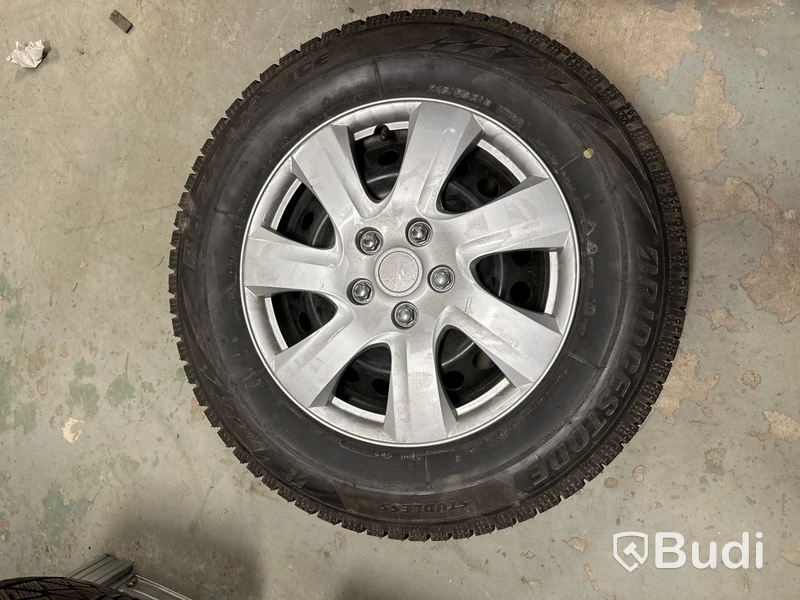 4 st. Vinterhjul, Bridgestone 215/65R16