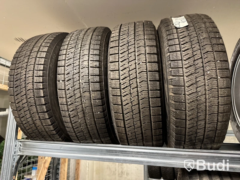4 st. Vinterhjul, Bridgestone 215/65R16