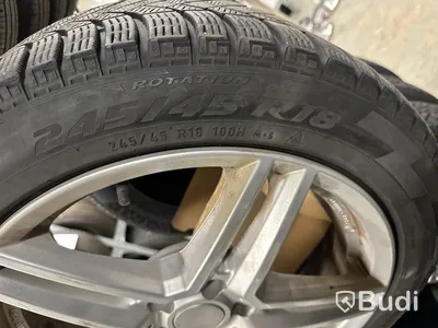 4 st. Vinterhjul, Pirelli 245/45R18 100H
