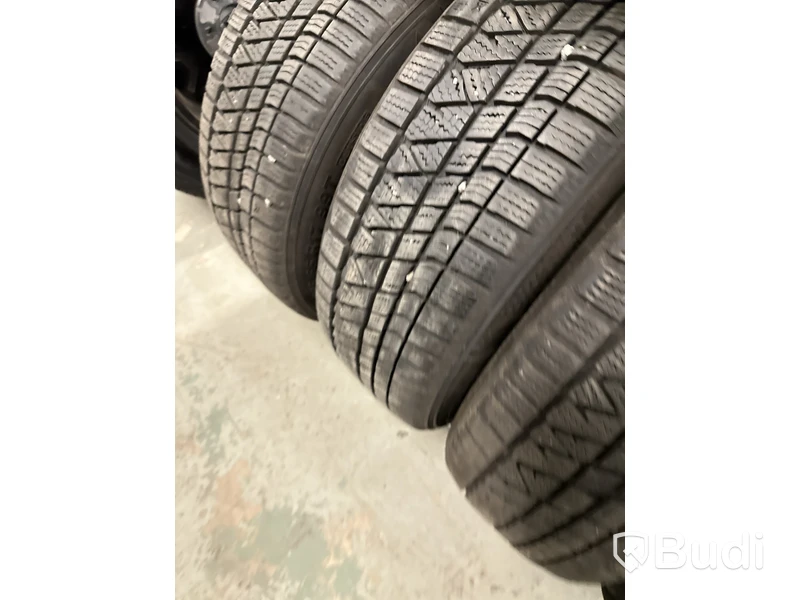4 st. Vinterhjul, Kumho 215/65R17