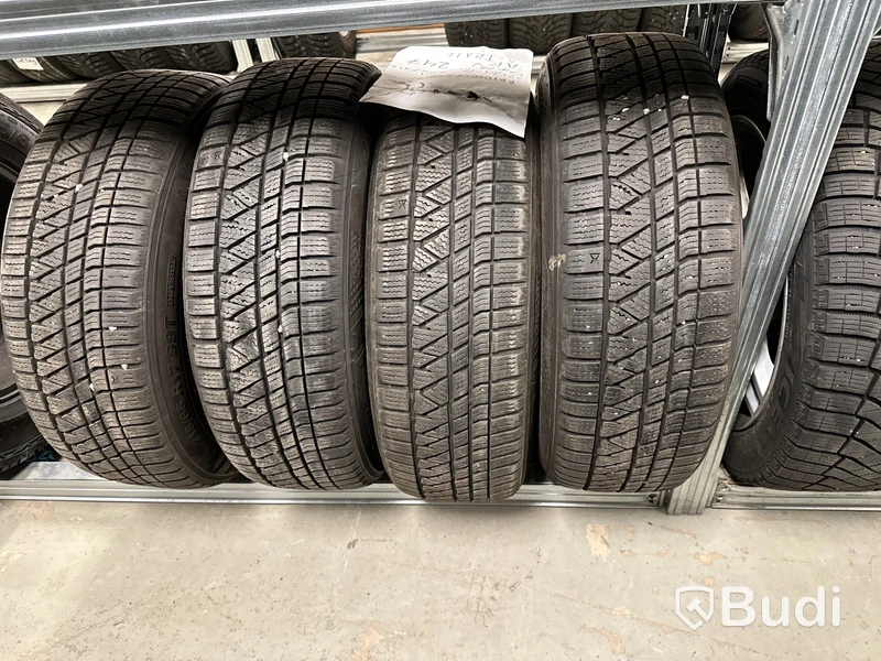 4 st. Vinterhjul, Kumho 215/65R17