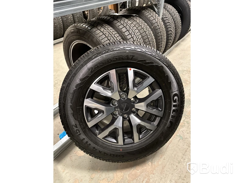 4 st. Vinterhjul, Giti 245/65R17