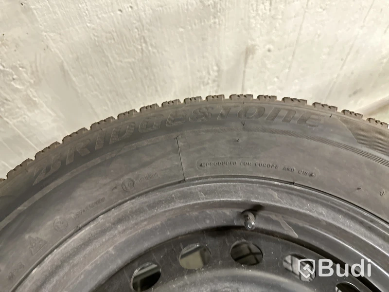 4 st. Vinterhjul, Bridgestone 215/65R16