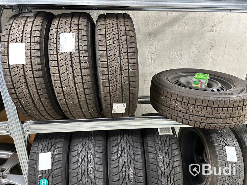 4 st. Vinterhjul, Bridgestone 215/65R16