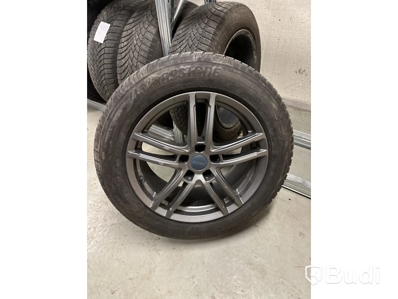 4 st. Vinterhjul, Bridgestone 225/60R18