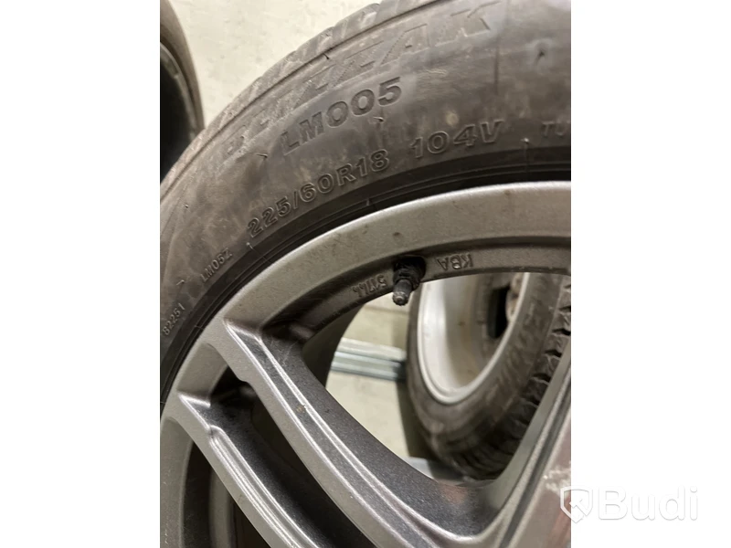4 st. Vinterhjul, Bridgestone 225/60R18