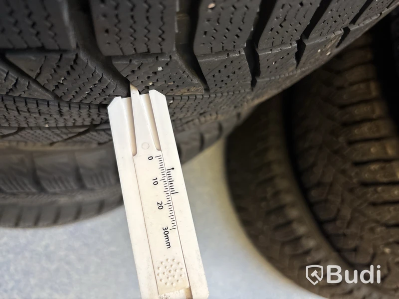 4 st. Vinterhjul Hankook 215/65R16 102T