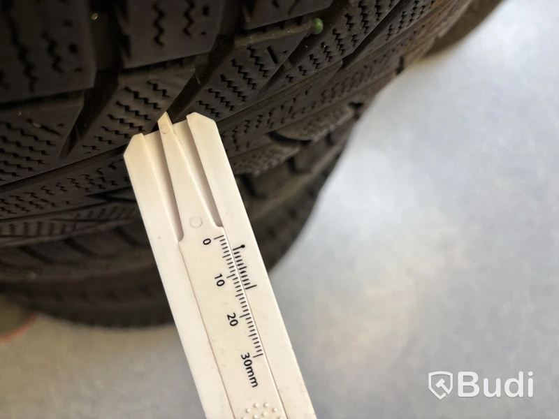 4 st. Vinterhjul Hankook 215/65R16 102T