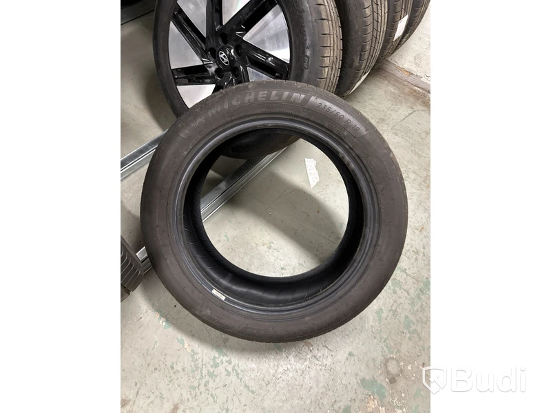 2 st. Sommardäck Michelin 235/50 R19