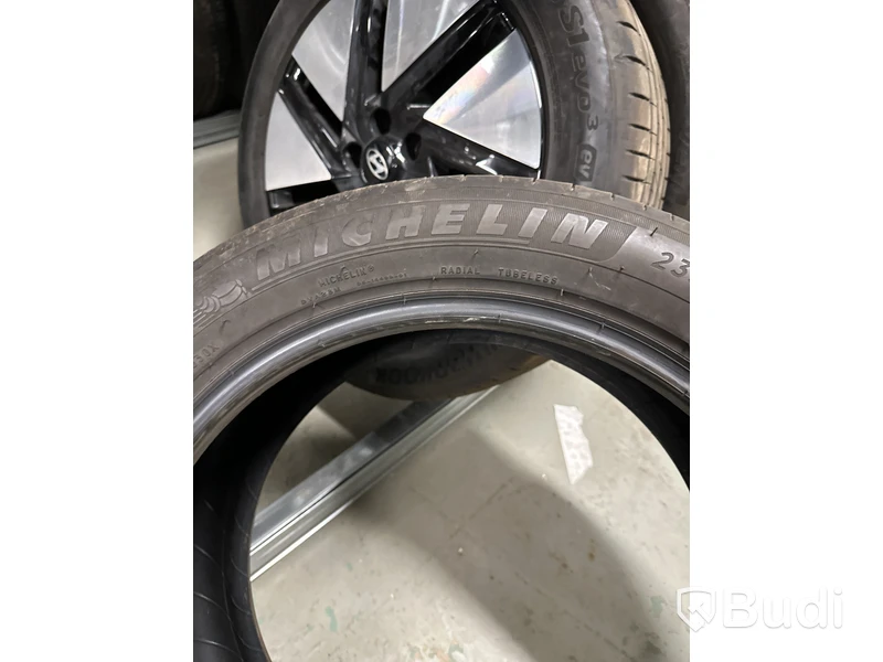 2 st. Sommardäck Michelin 235/50 R19