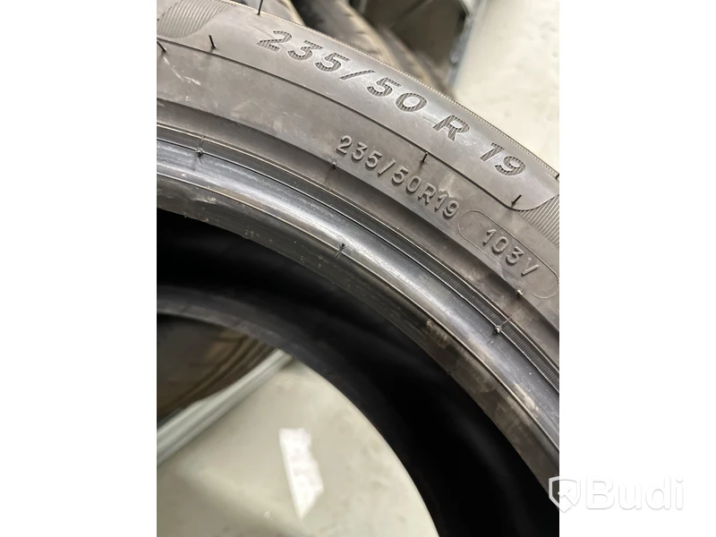 2 st. Sommardäck Michelin 235/50 R19