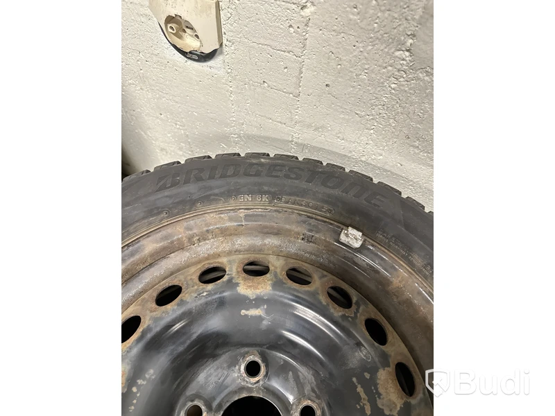 2 st. Vinterhjul Bridgestone 205/55 R16 94T