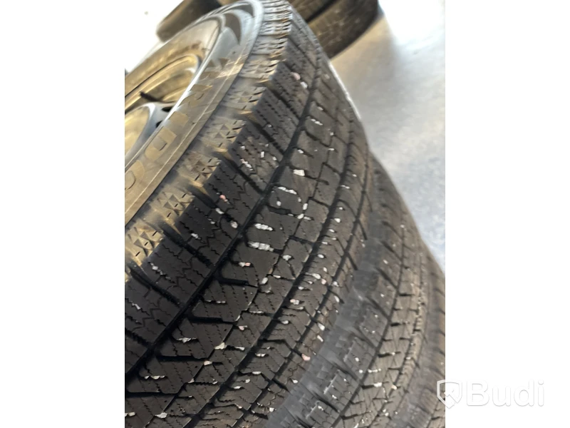 4 st. Vinterhjul Bridgestone  215/65r16 102S