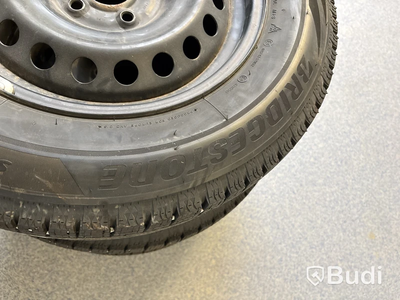 4 st. Vinterhjul Bridgestone  215/65r16 102S