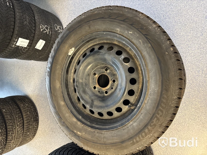 4 st. Vinterhjul Bridgestone  215/65r16 102S