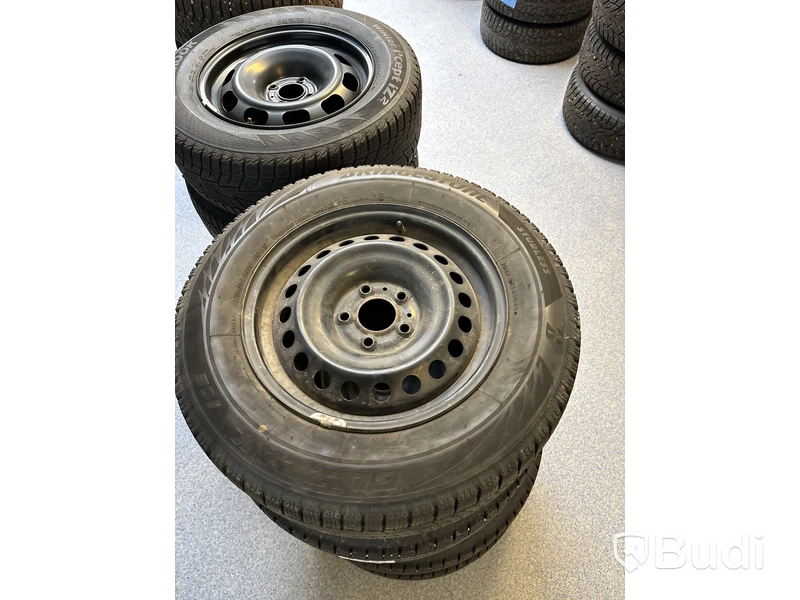 4 st. Vinterhjul Bridgestone  215/65r16 102S