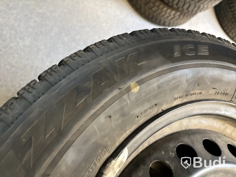 4 st. Vinterhjul Bridgestone  215/65r16 102S