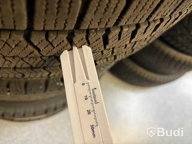 4 st. Vinterhjul Bridgestone  215/65r16 102S
