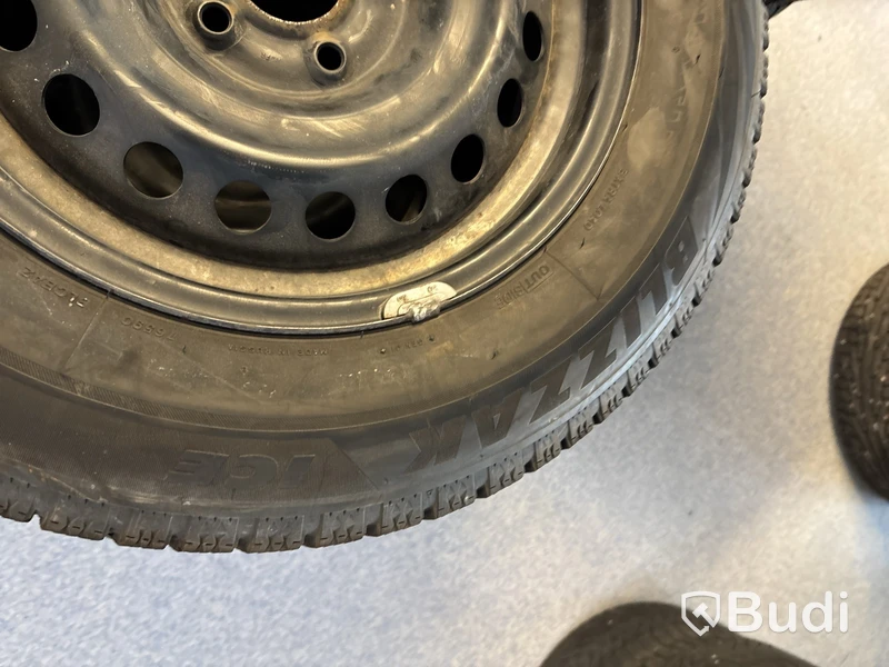 4 st. Vinterhjul Bridgestone  215/65r16 102S