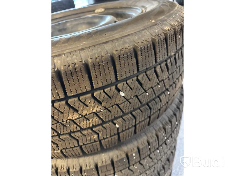 4 st. Vinterhjul Bridgestone  215/65r16 102S