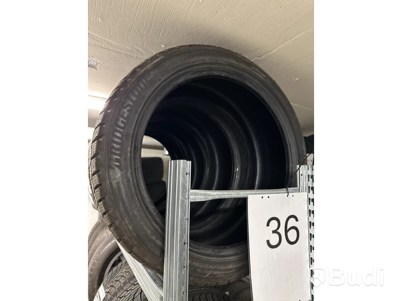 4 st. Vinterdäck Bridgestone 255/45 R20 101T