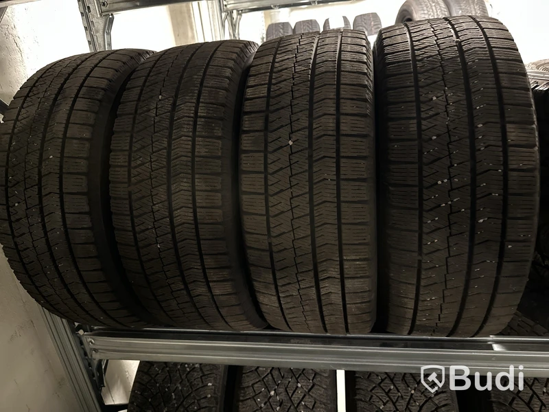 4 st. Vinterhjul Bridgestone 205/55 R16 94T