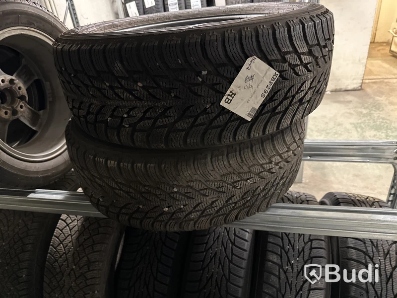 2 st. Däck Nokian tyres hakkapeliitta r3 suv 235/55 R19