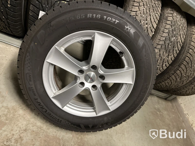 4 st. Vinterhjul Kumho 215/65 R16 102T